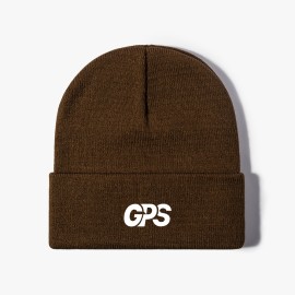 The knitted hat made of acrylic is fashionable and warm, suitable for everyone