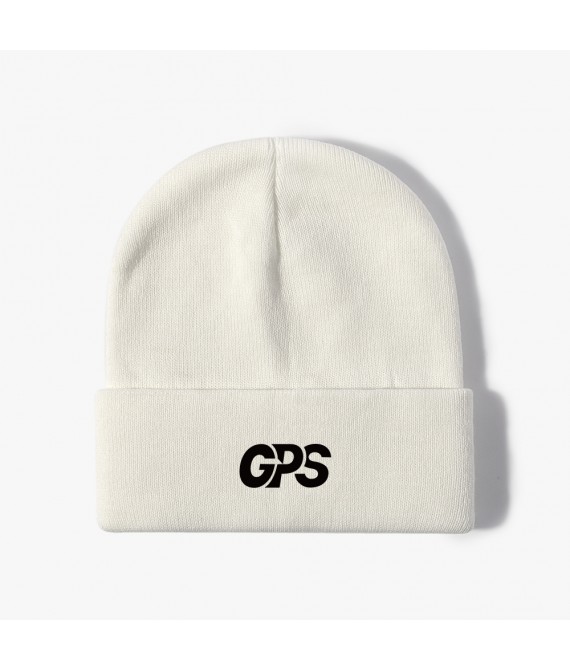 The knitted hat made of acrylic is fashionable and warm, suitable for everyone